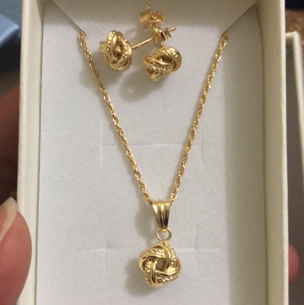 Gold earings 18k saudi gold